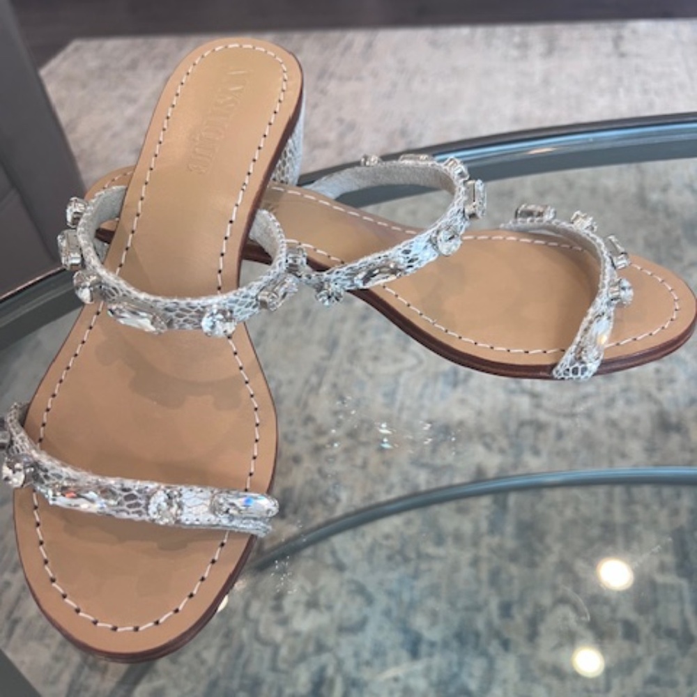 NWOT Mystique Sandals Size 9